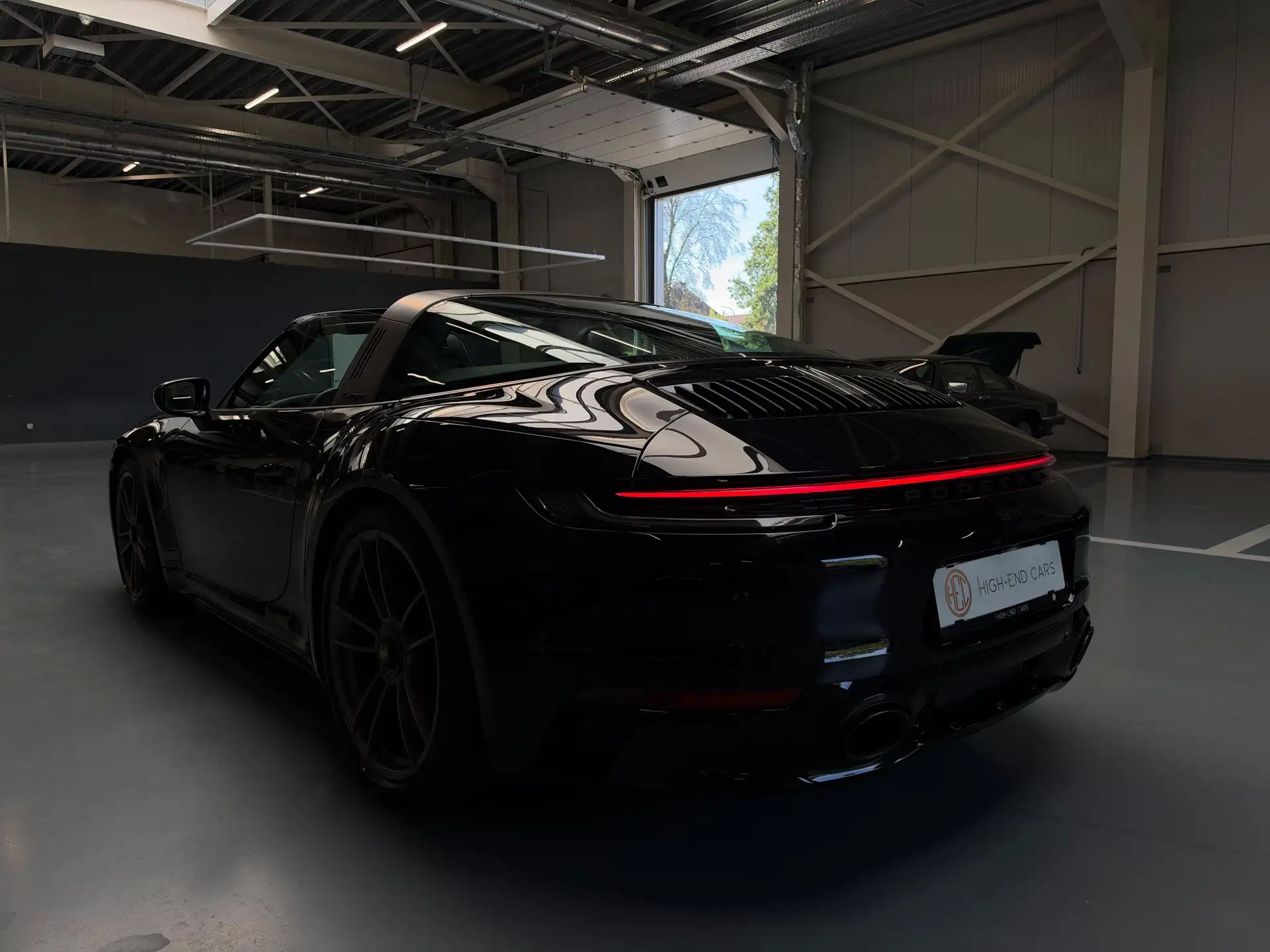 포르쉐 911 Targa 4 GTS 2023 검정 사진 4