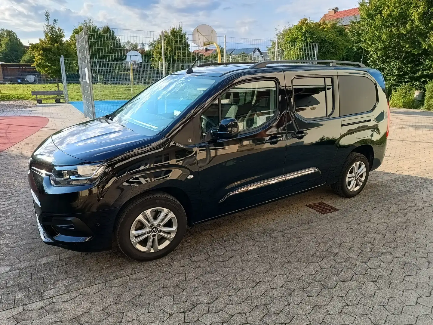 Toyota Proace City Verso 1.2 Turbo L2 Team Deutschland Czarny - 1
