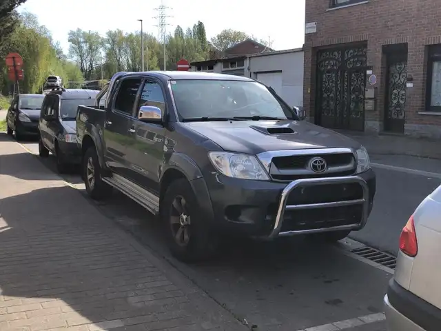 Toyota Hilux 2.5 D-4D 4WD SRX