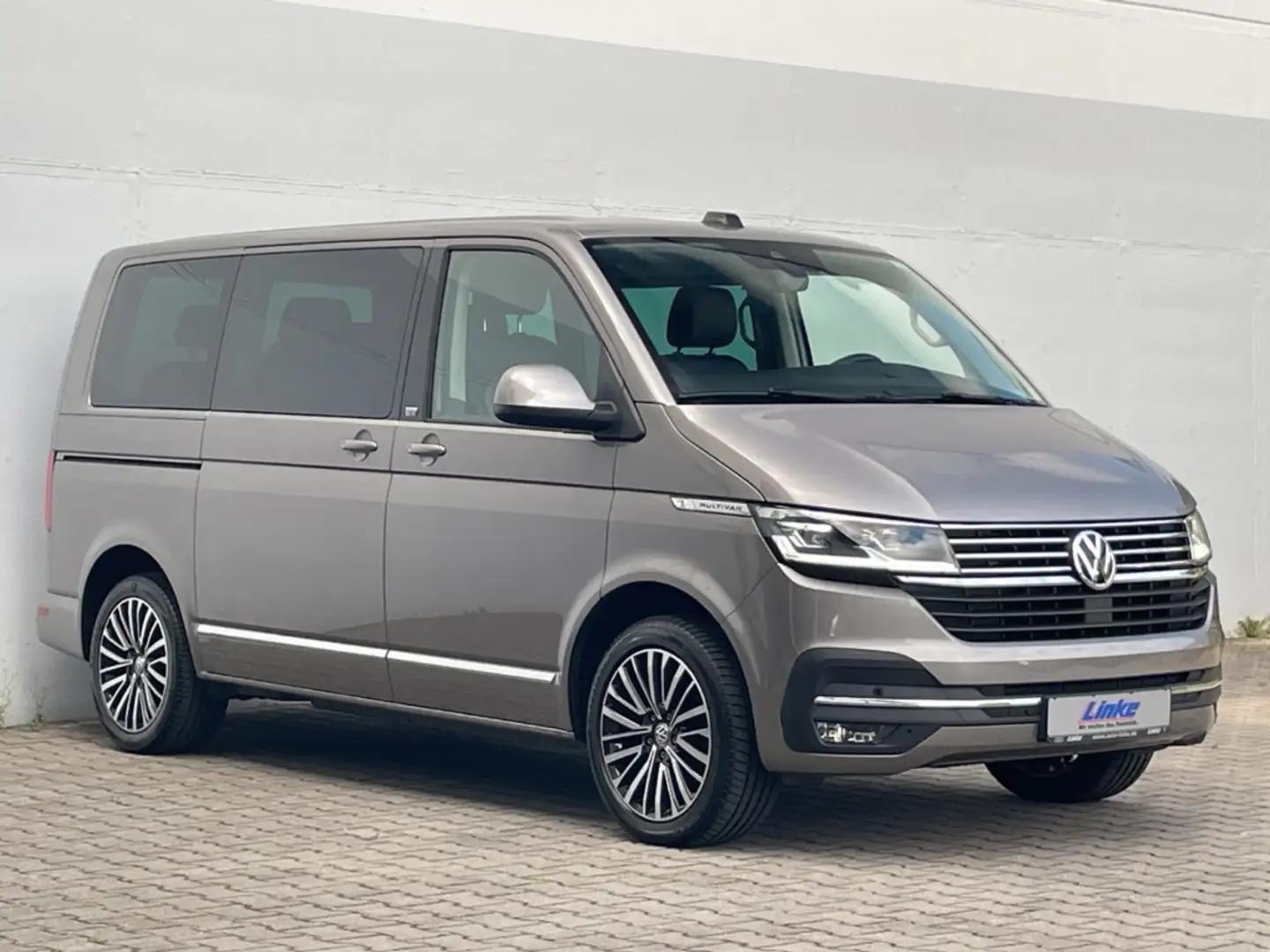 Volkswagen T6.1 Multivan 2.0 TDI DSG Gen Six AHK/LED/Kamera/ACC/Navi/App-Co Beige - 2