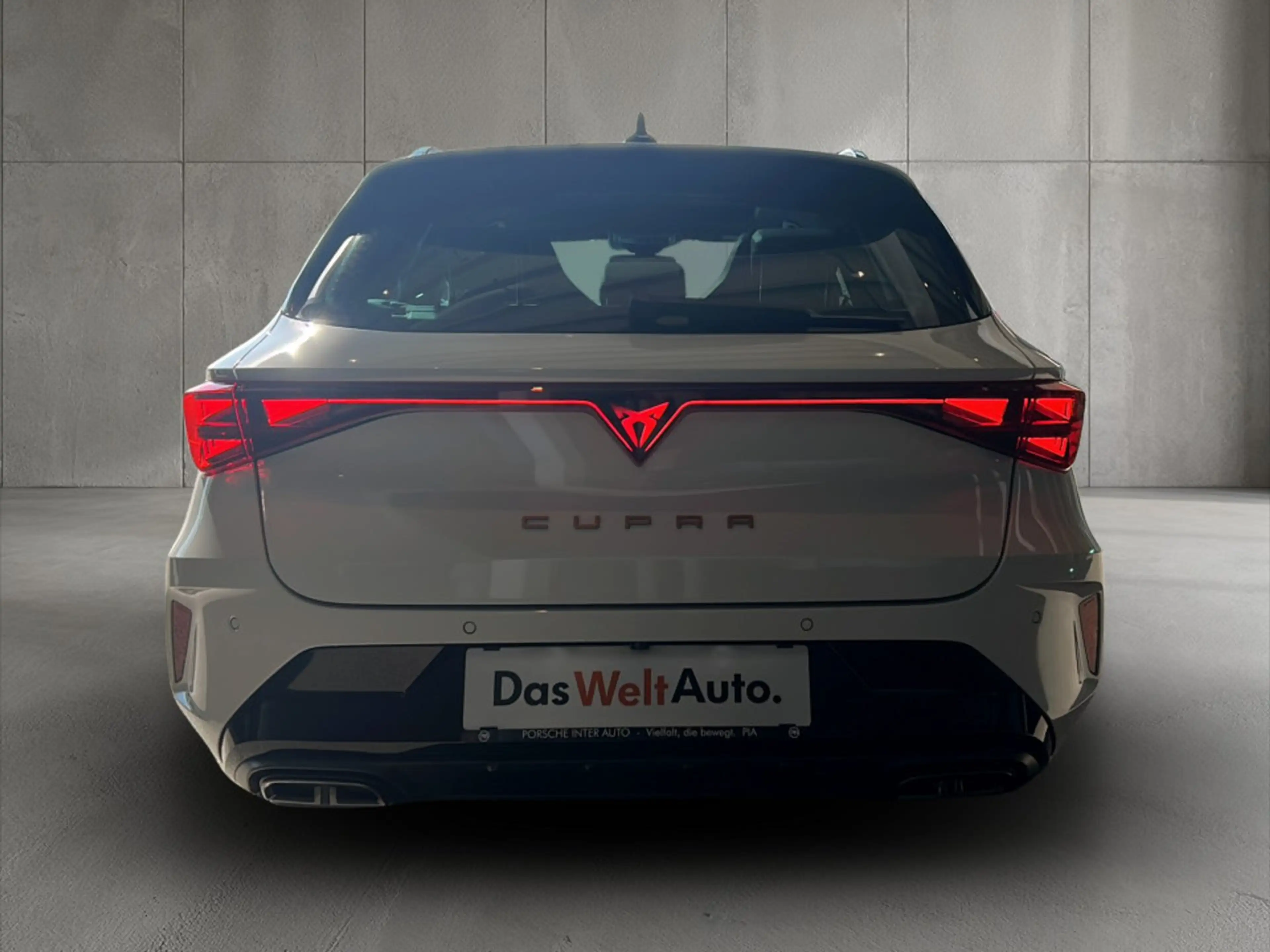 CUPRA Leon 1.5 eTSI DSG — photo 5