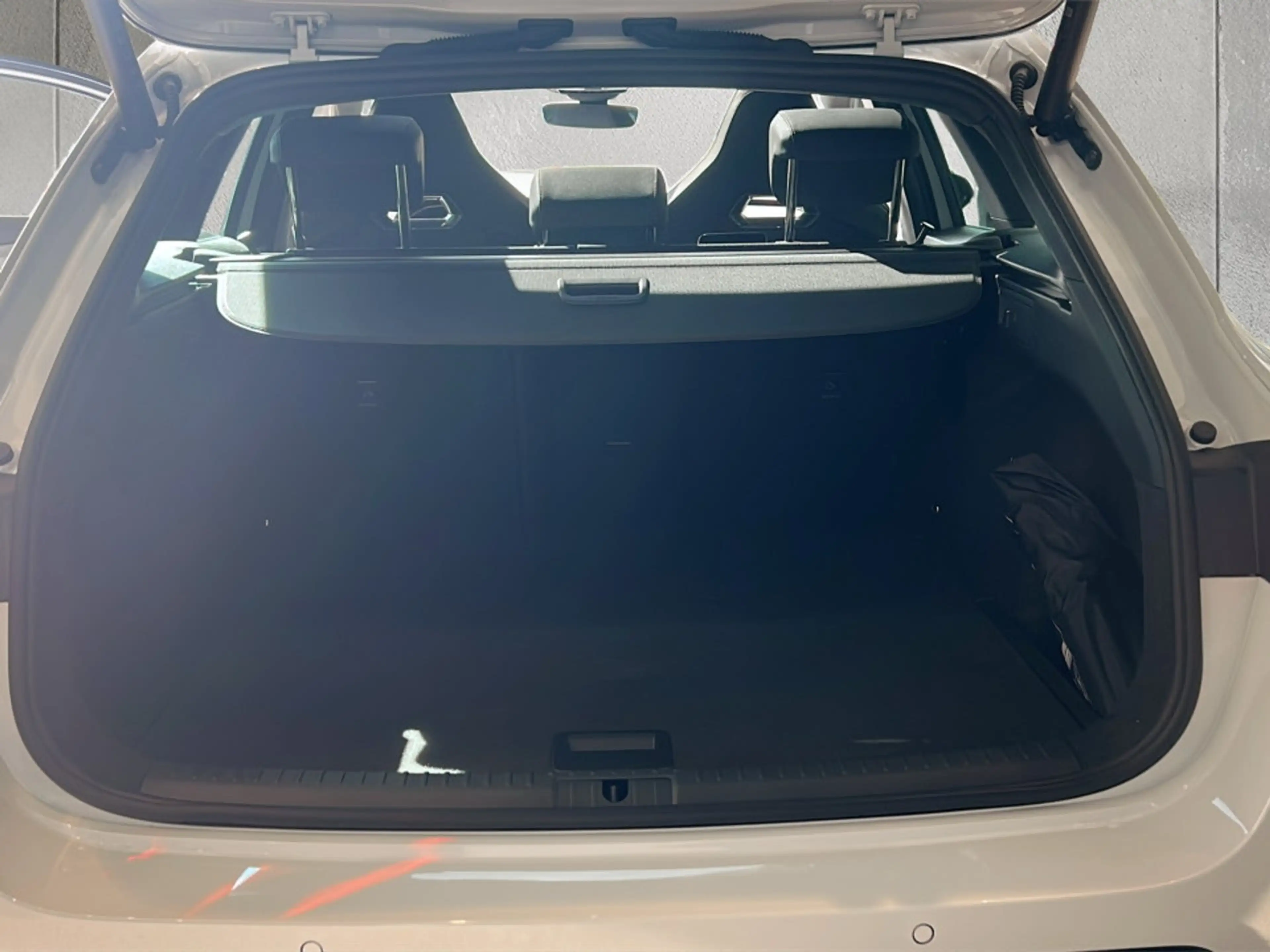 CUPRA Leon 1.5 eTSI DSG — photo 13