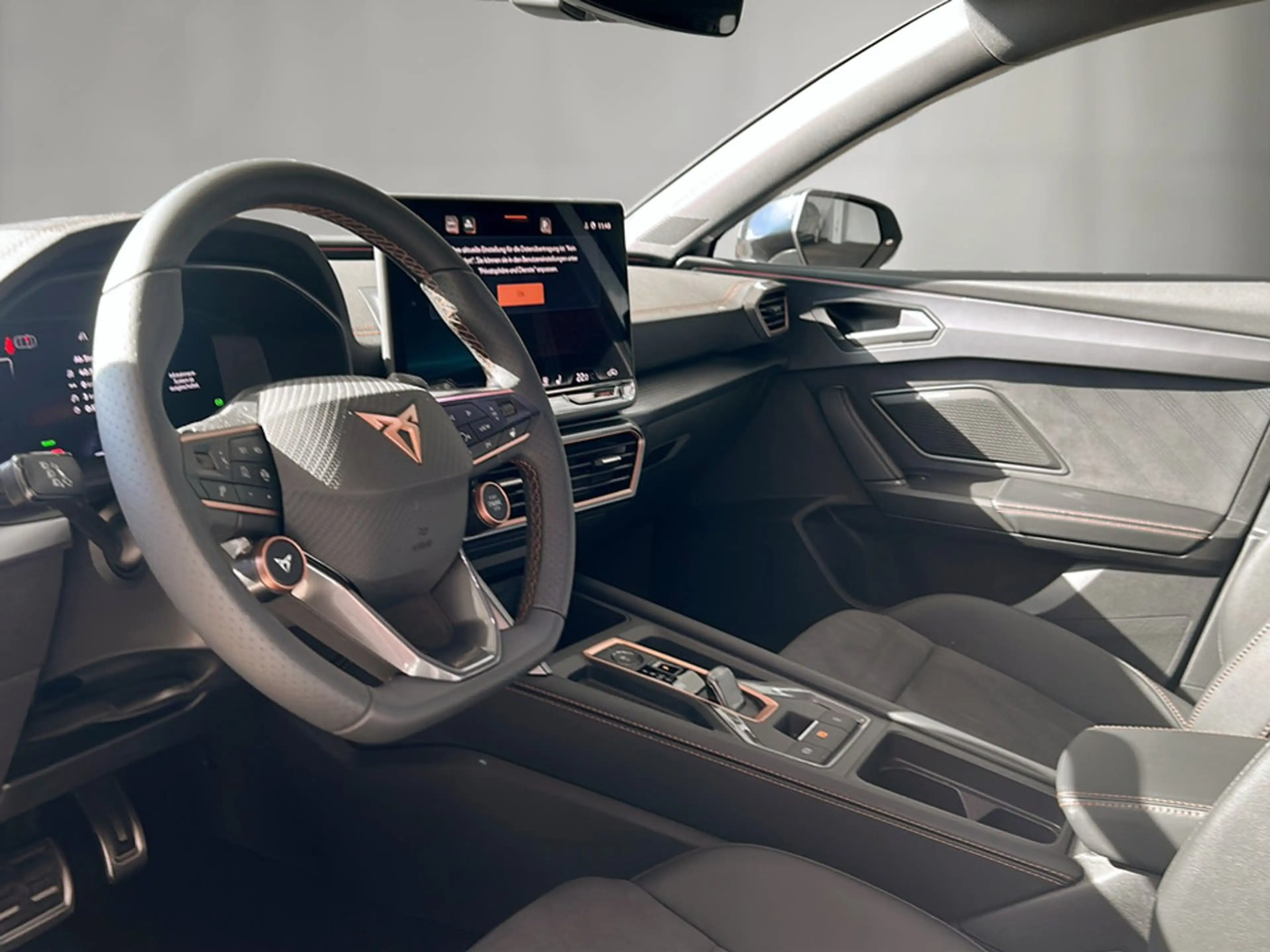 CUPRA Leon 1.5 eTSI DSG — photo 7