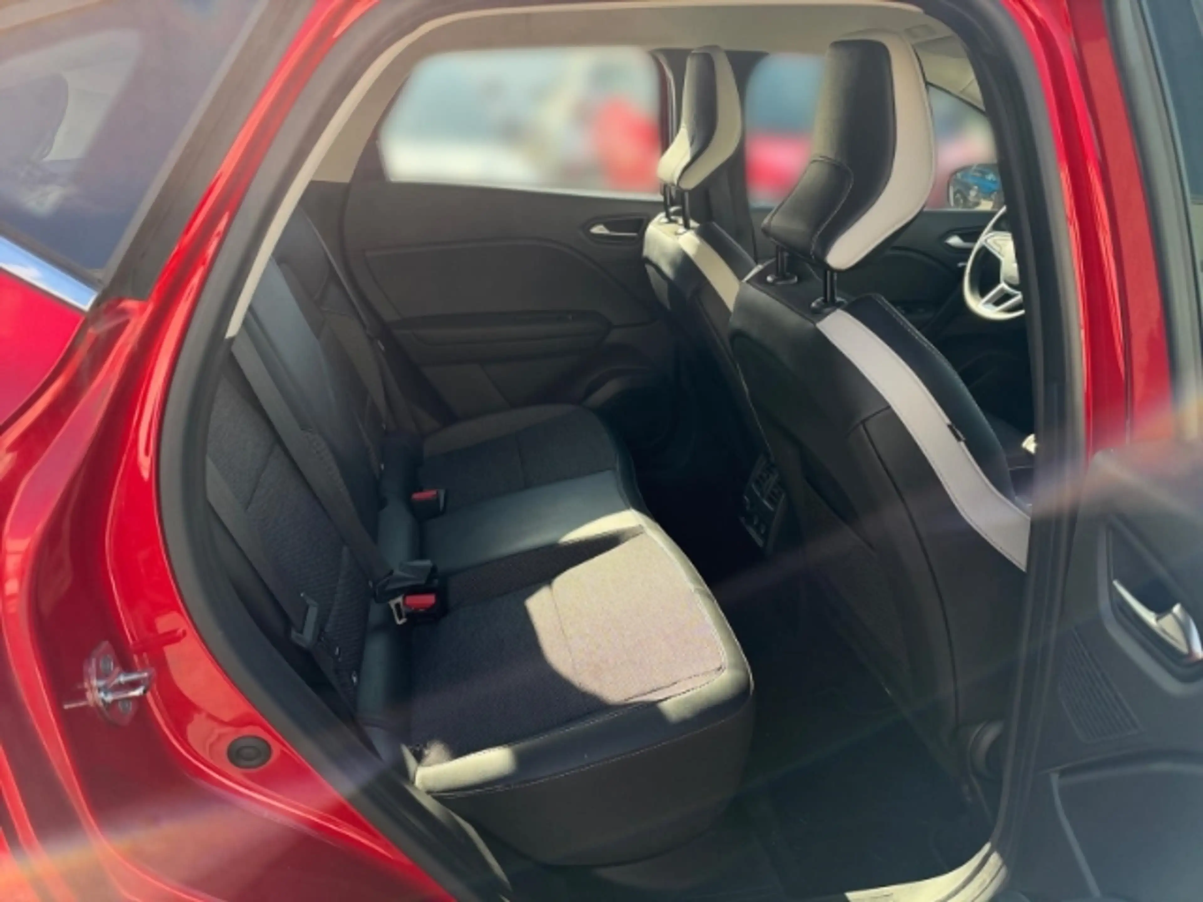 Renault Captur II 1.3 TCe 140 Intens 360 Grad Kamera+Apple CarPla — photo 13