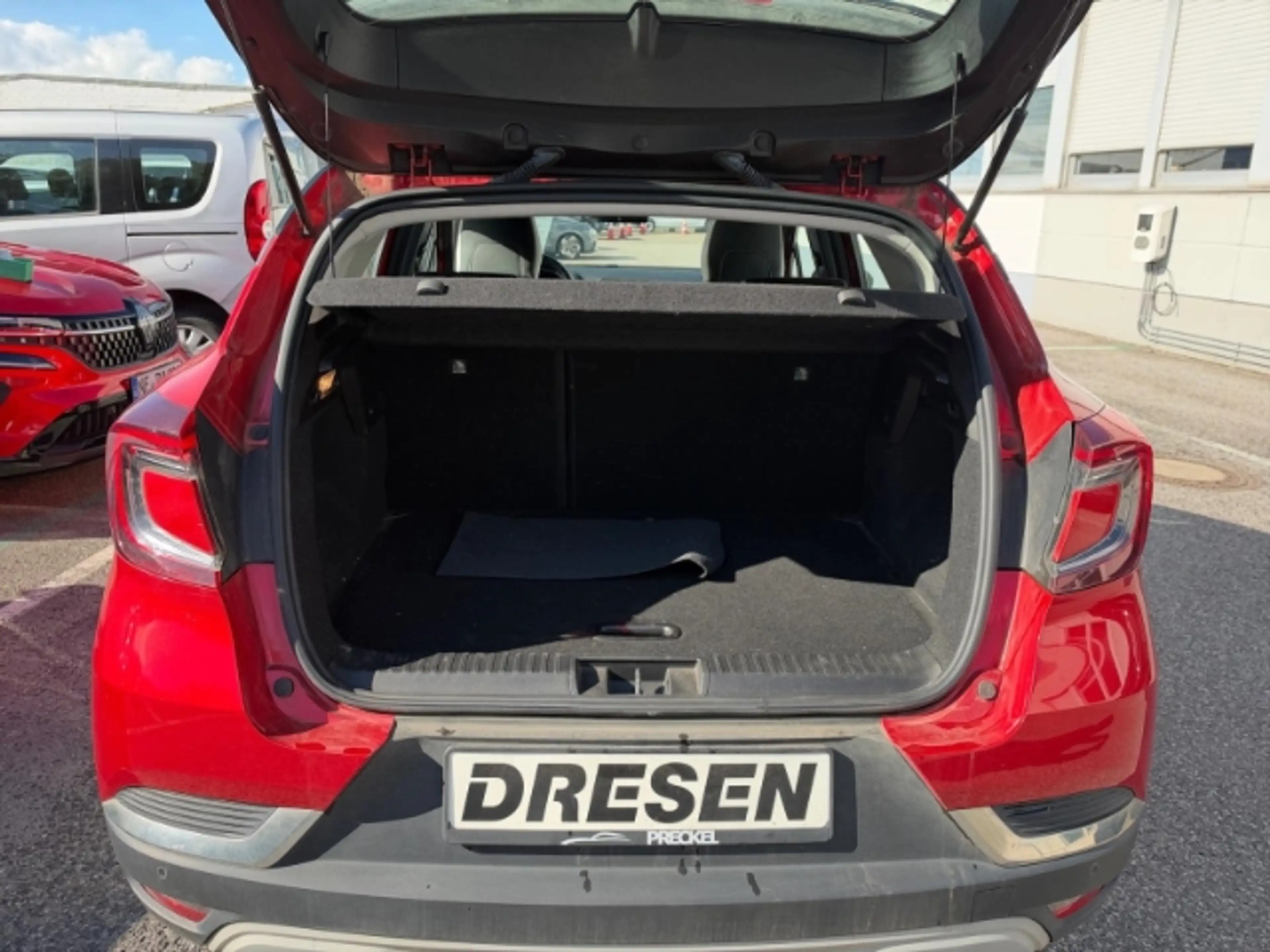 Renault Captur II 1.3 TCe 140 Intens 360 Grad Kamera+Apple CarPla — photo 12