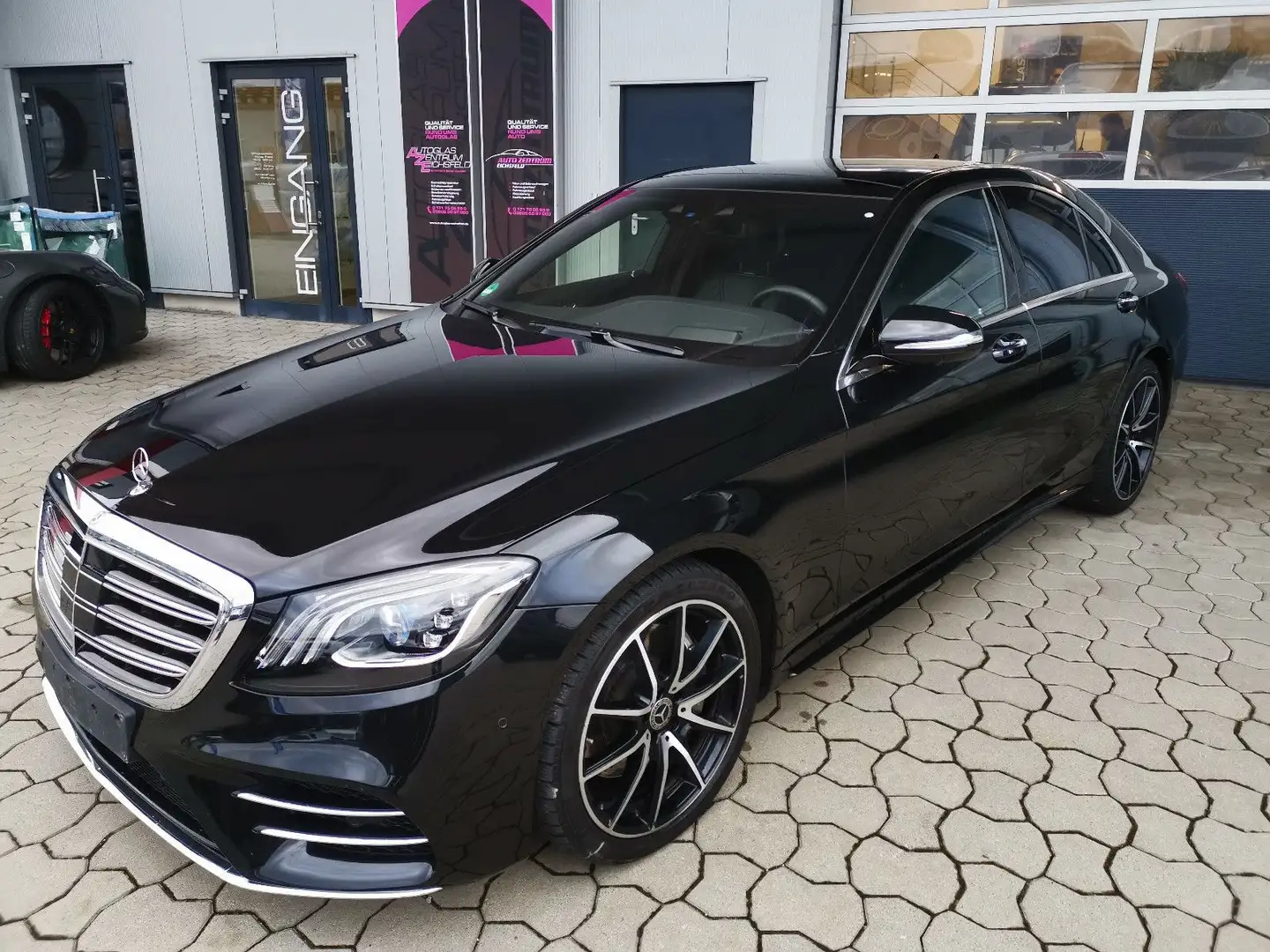 Mercedes-Benz S 560 4Matic AMG-Plus / Line Standheizung Pano Schwarz - 2