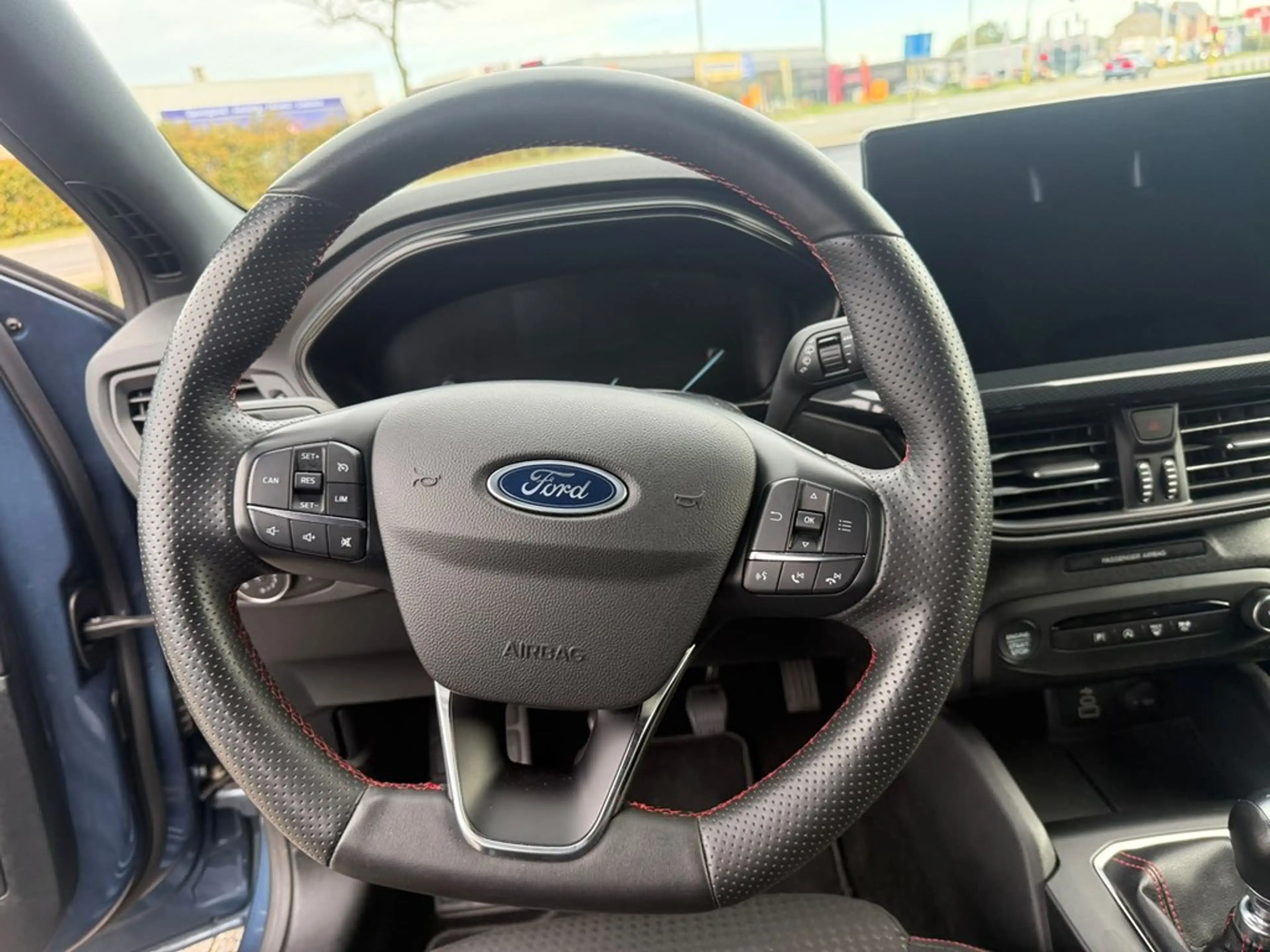 Ford Focus EcoBoost mHEV Titanium — photo 6