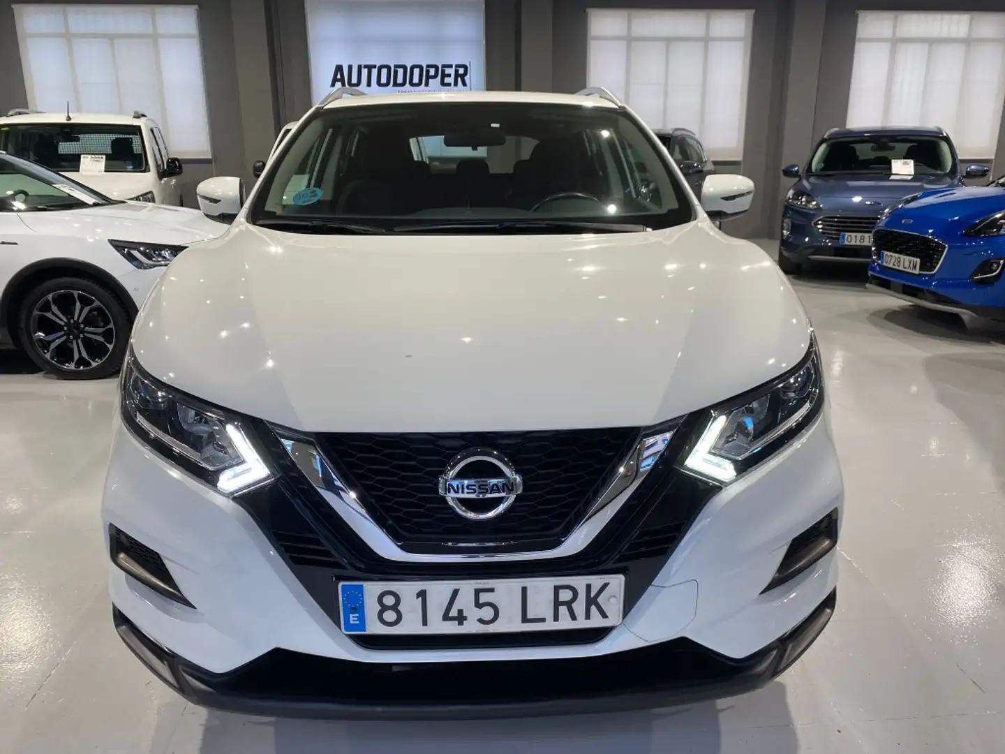 Nissan Qashqai 1.3 DIG-T N-Connecta 4x2 103kW Wit - 2