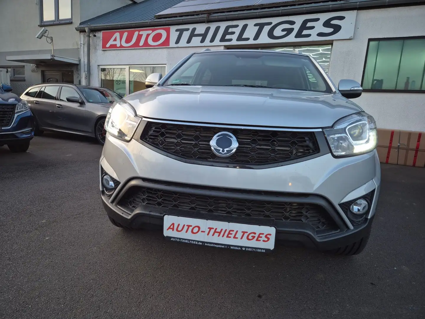 SsangYong Korando Leder ,AHK,  1.Hand, 8 Fach Bereift Silber - 2