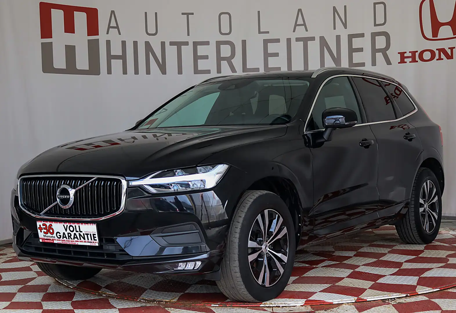 Volvo XC60 D4 Momentum Pro Geartronic / WINTER-PAKET / BLI... Schwarz - 1