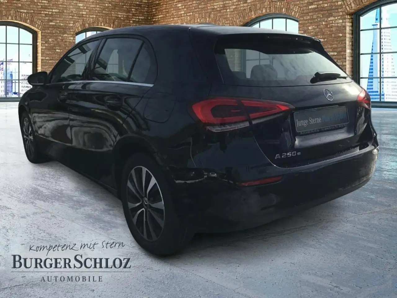 Mercedes-Benz A 250 e AUT Kam. KlimaA LED LM Navi PDC ParkAss 7