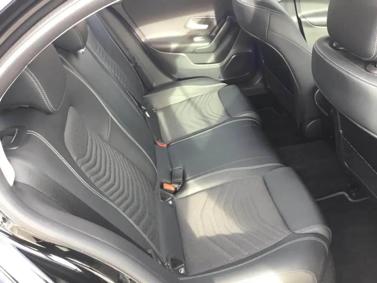 Mercedes-Benz A 250 e AUT Kam. KlimaA LED LM Navi PDC ParkAss 14