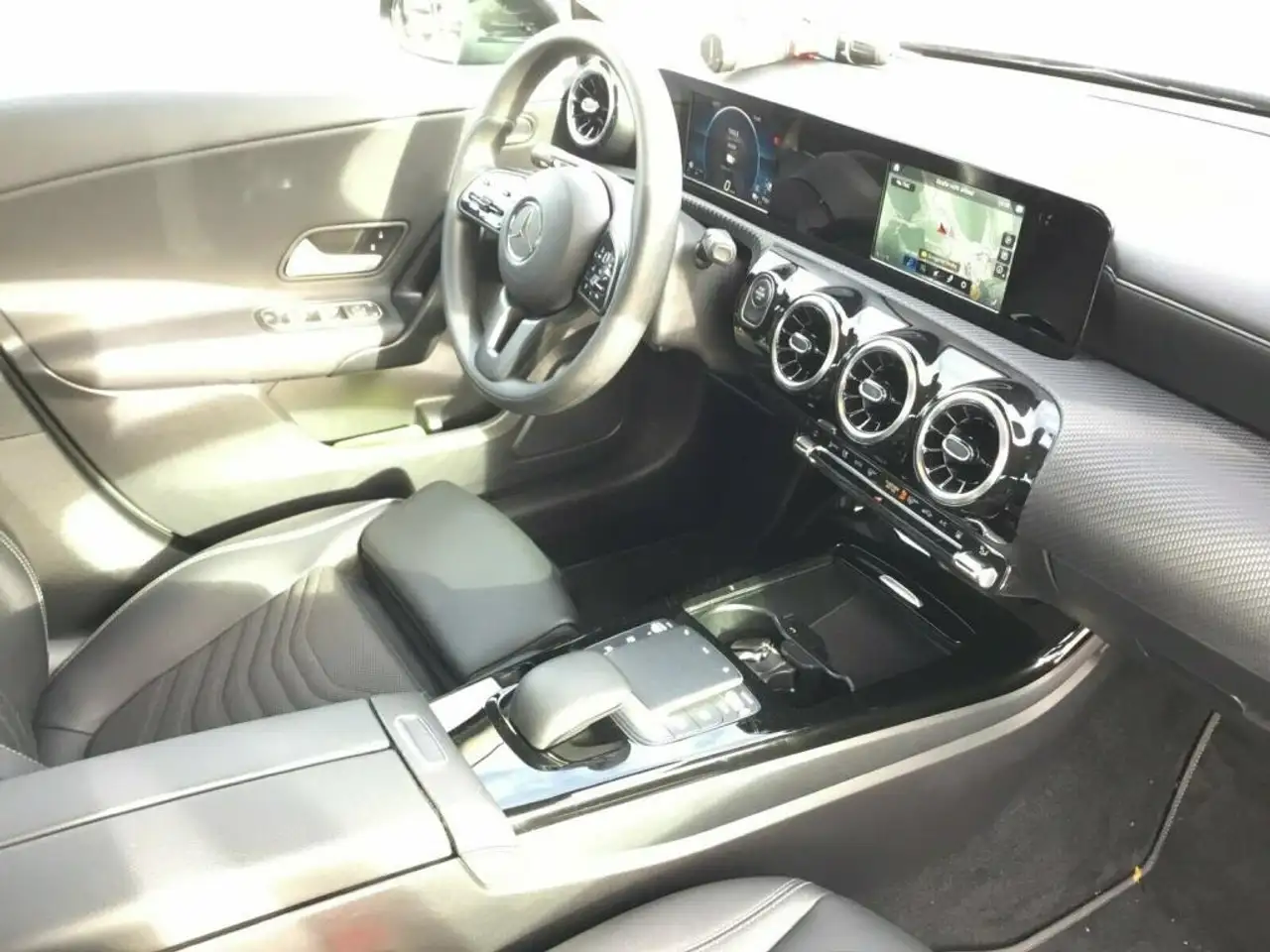Mercedes-Benz A 250 e AUT Kam. KlimaA LED LM Navi PDC ParkAss 11