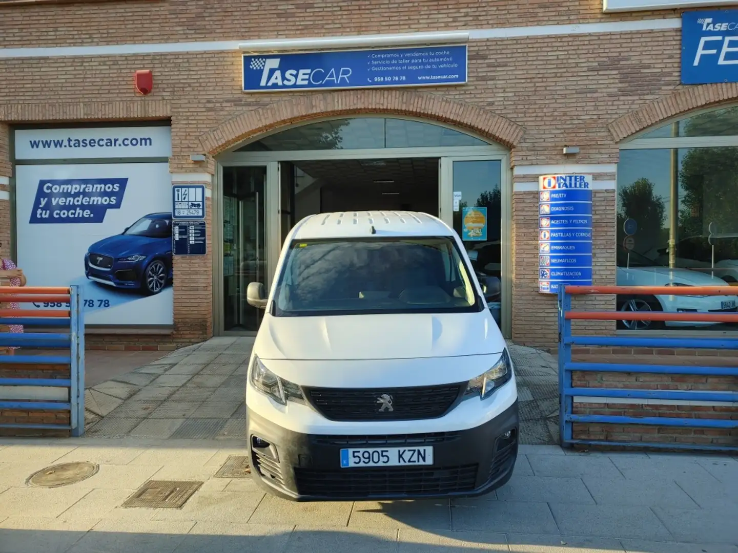 Peugeot Partner 1.5BlueHDI S&S Asphalt Standard 600kg 100 Blanc - 1