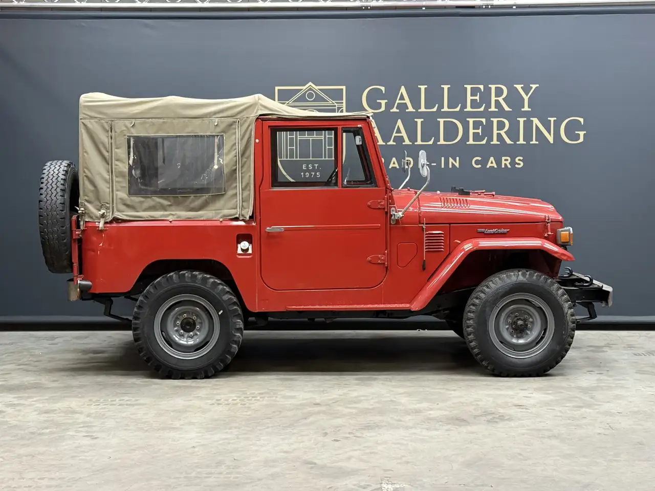Toyota Land Cruiser FJ40 (Petrol) Vinyl Top "Freeborn Red" In its orig, foto 7