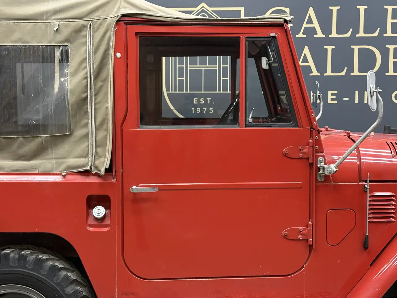 Toyota Land Cruiser FJ40 (Petrol) Vinyl Top "Freeborn Red" In its orig, foto 11