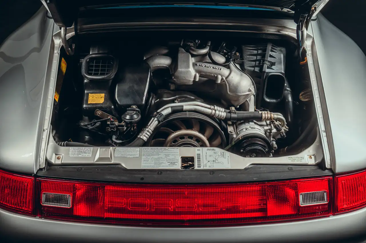 Porsche 993 TARGA / 53.800 KM! / MANUAL / AS NEW / ONLY PORSCHE SERVICING / ALL DOCUMENTATION / SOFT RUFFLED LEATHER / PCCM, foto 5