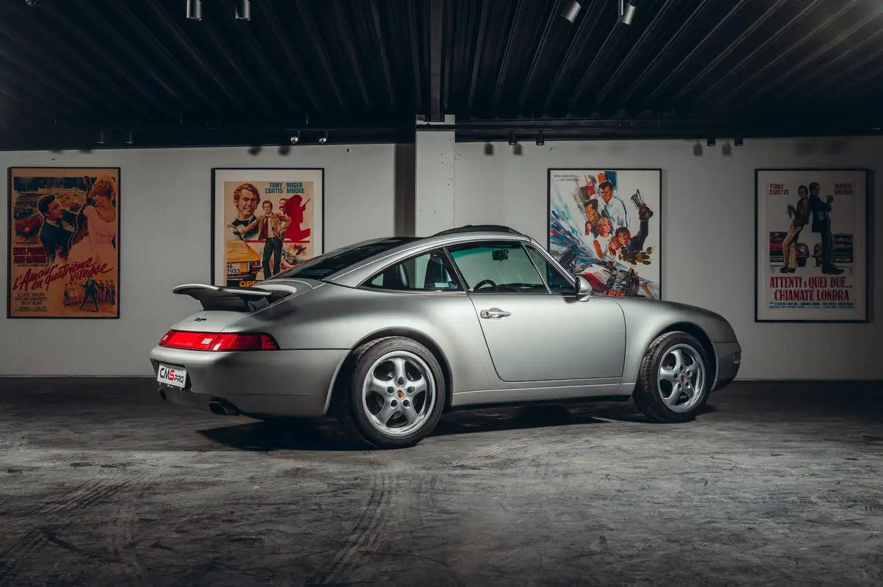 Porsche 993 TARGA / 53.800 KM! / MANUAL / AS NEW / ONLY PORSCHE SERVICING / ALL DOCUMENTATION / SOFT RUFFLED LEATHER / PCCM, foto 2