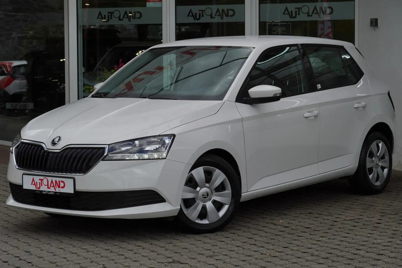 Skoda Fabia 1.0 MPI Active Sitzheizung DAB Bluetooth Weiß - 2