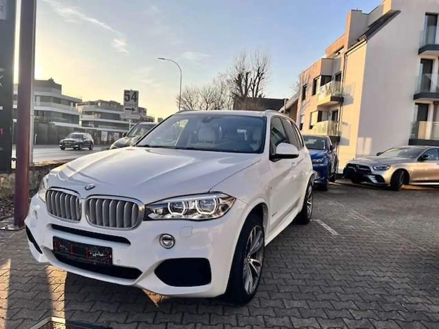 BMW X5 4.4iA V8 xDrive50 Weiß - 1