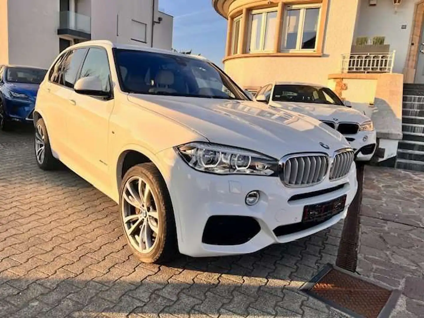 BMW X5 4.4iA V8 xDrive50 Weiß - 2