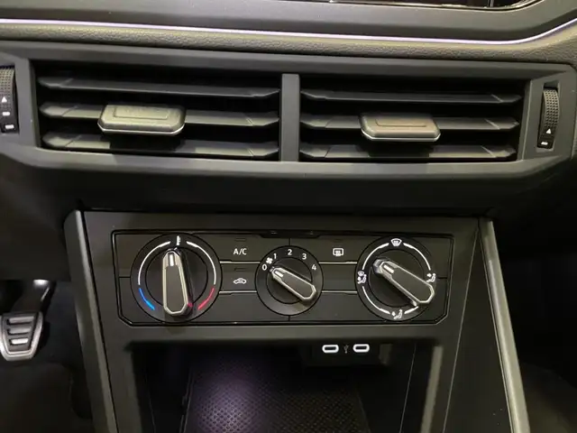 Volkswagen Taigo view 12