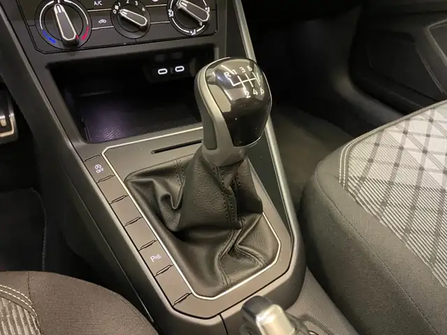 Volkswagen Taigo view 9