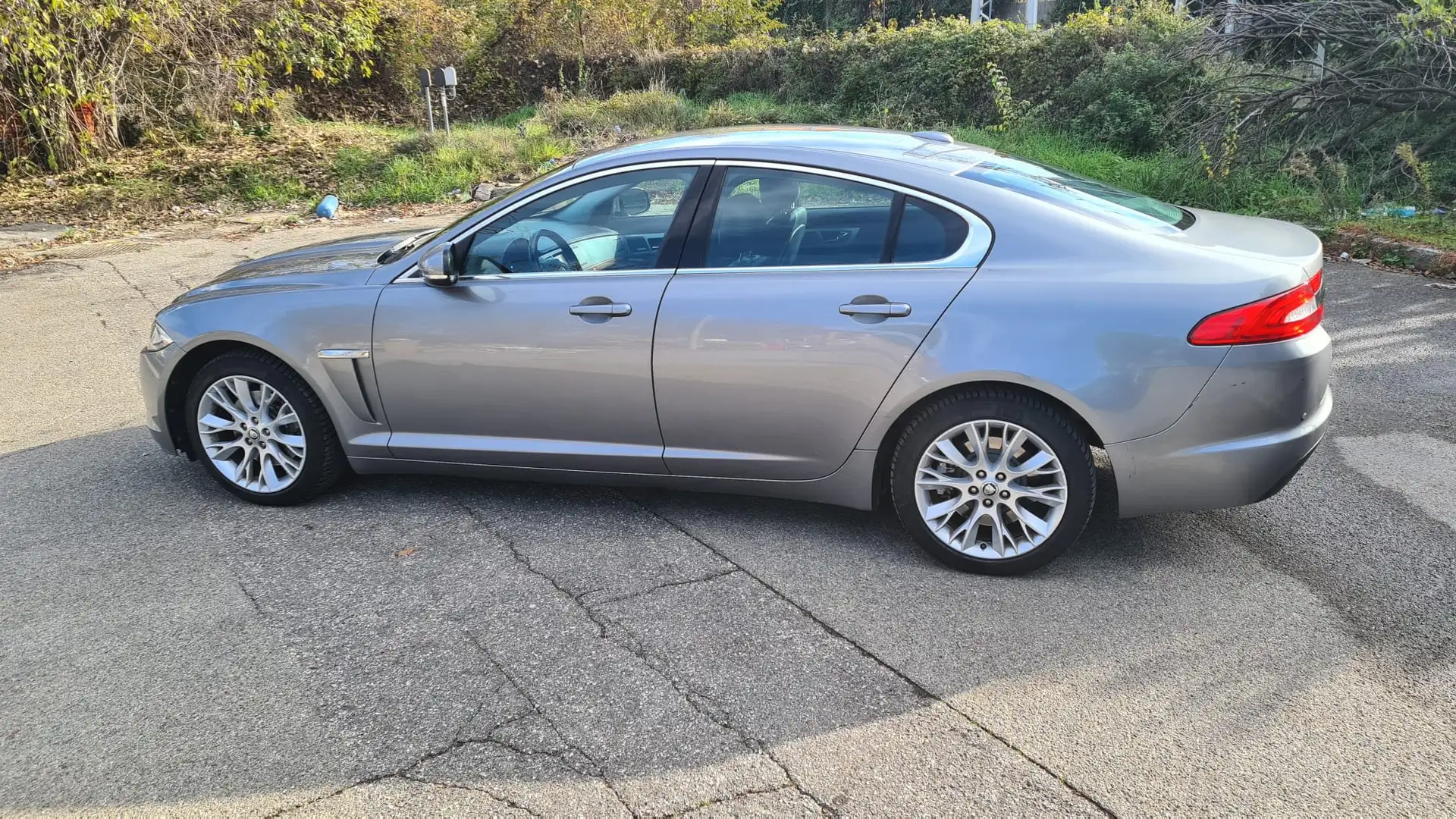 Jaguar XF 2.2 diesel 190 cv Grigio - 1