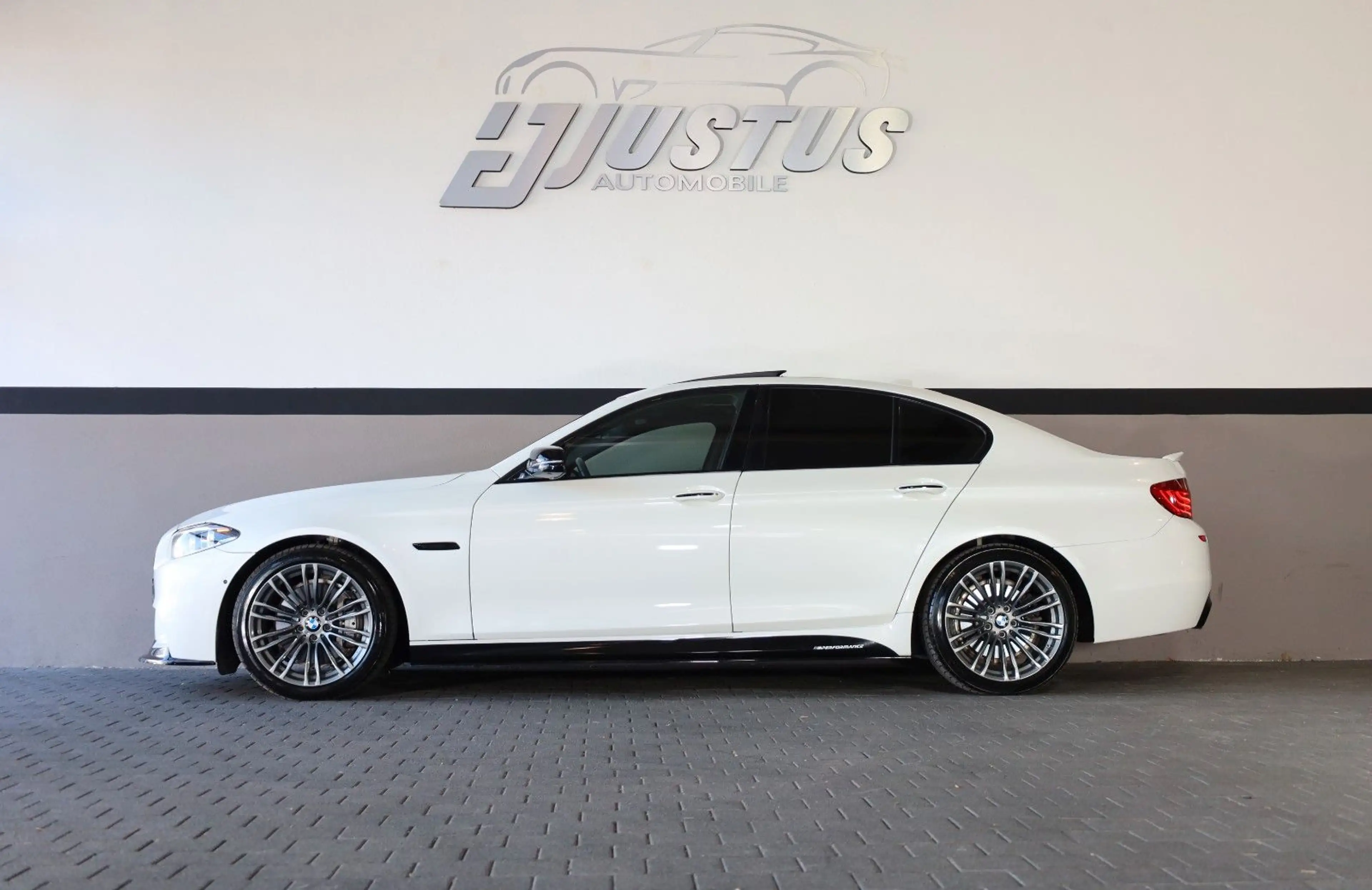 BMW 535 i/360*/HUD/SHZ/HK/SBD/TOTW/LED/PDC/NAVI/R19 — photo 3