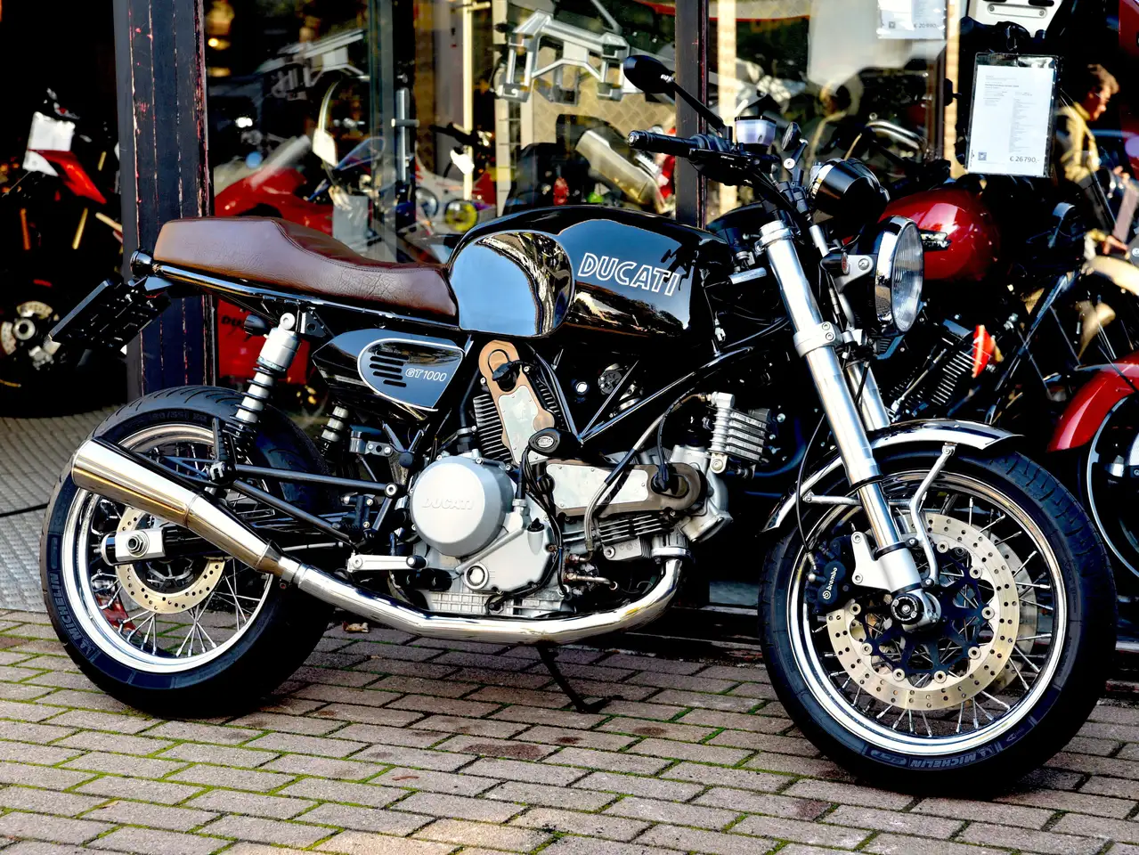 Ducati 1000 GT