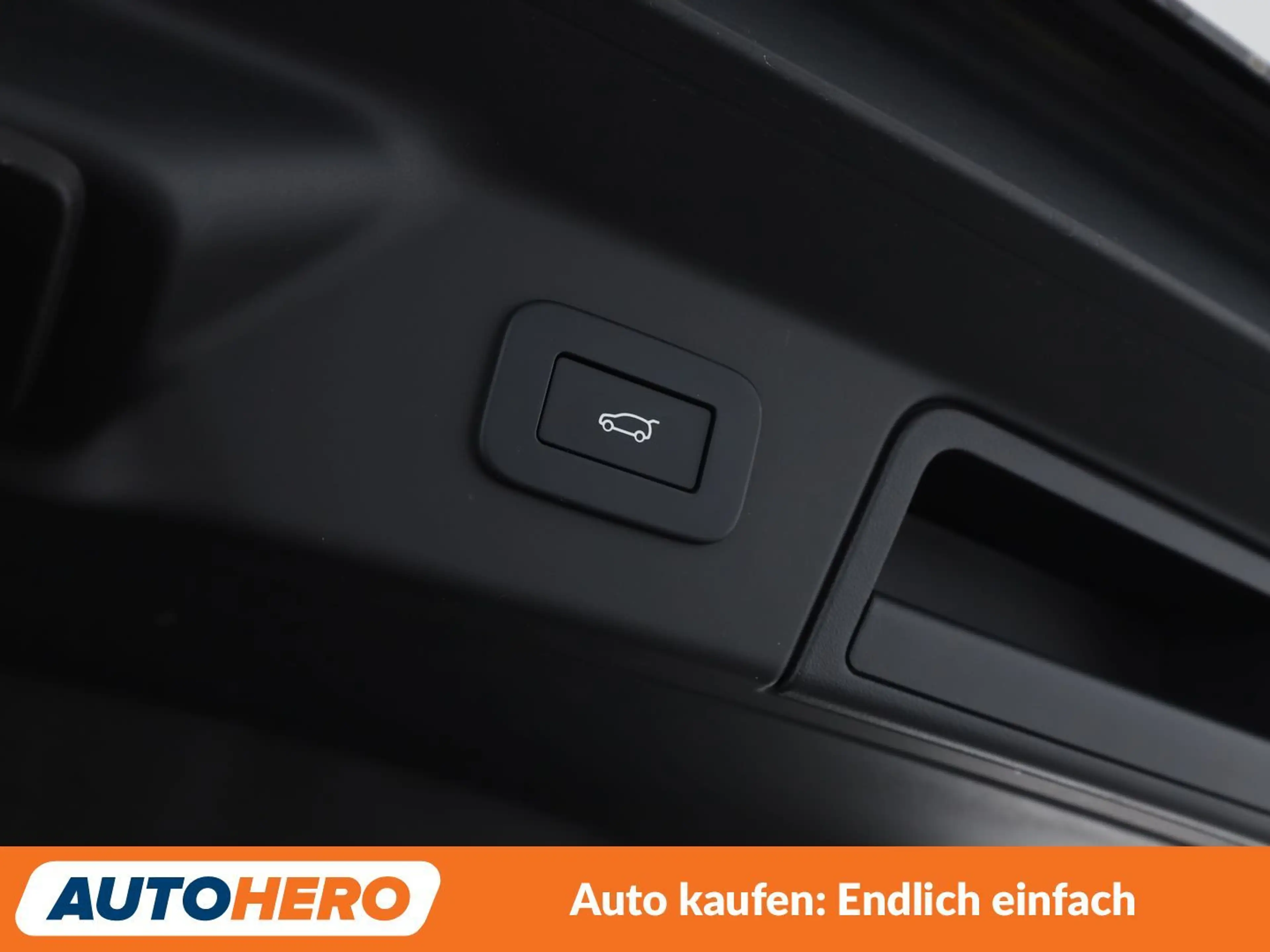 Land Rover Range Rover Velar P400 Mild-Hybrid HSE Dynamic — photo 13