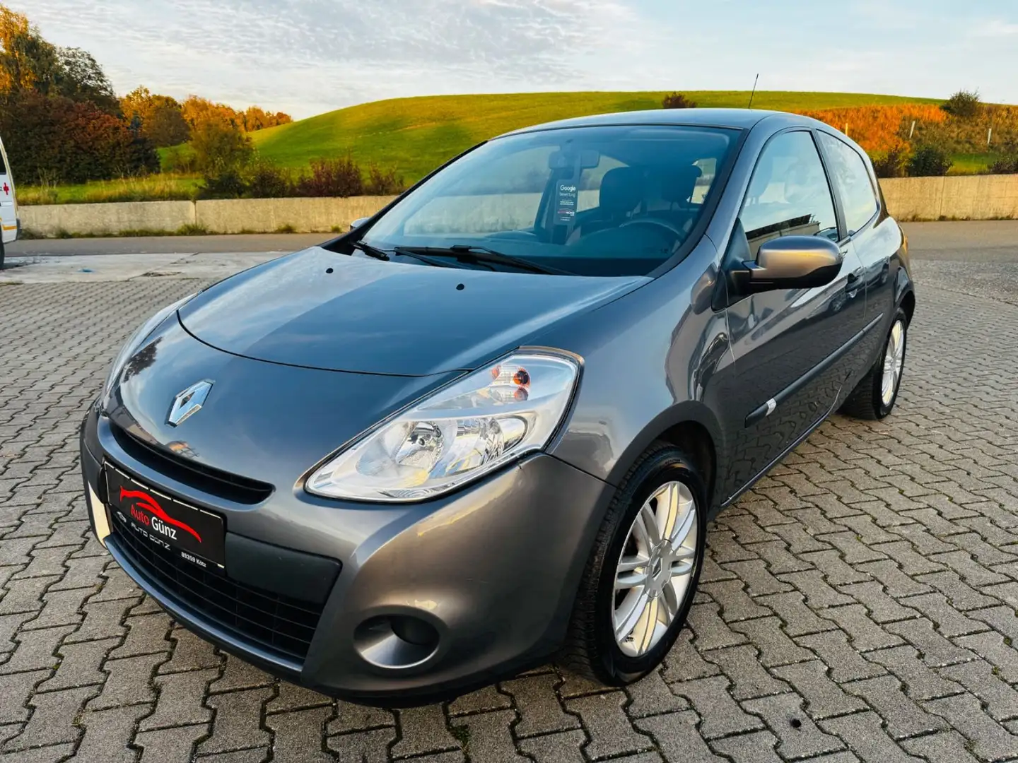 Renault Clio III 1.5 dCi Expression Gris - 1
