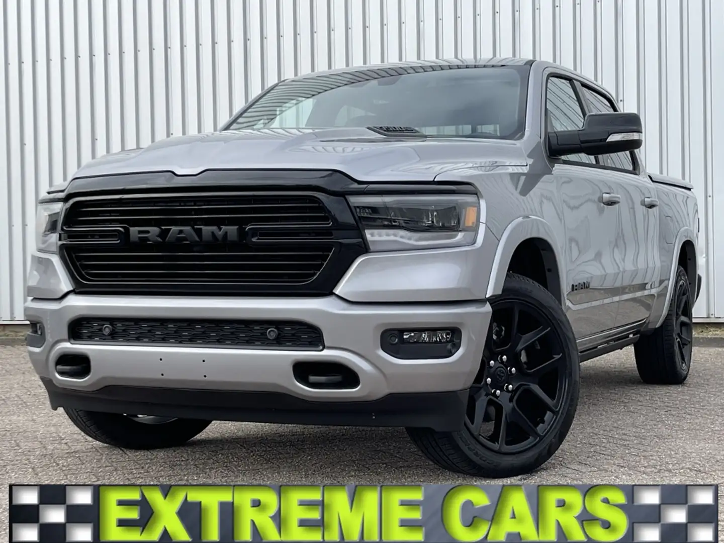 Dodge RAM 1500 pick up 4x4 Crew Cab Laramie Night voorraad Zilver - 1
