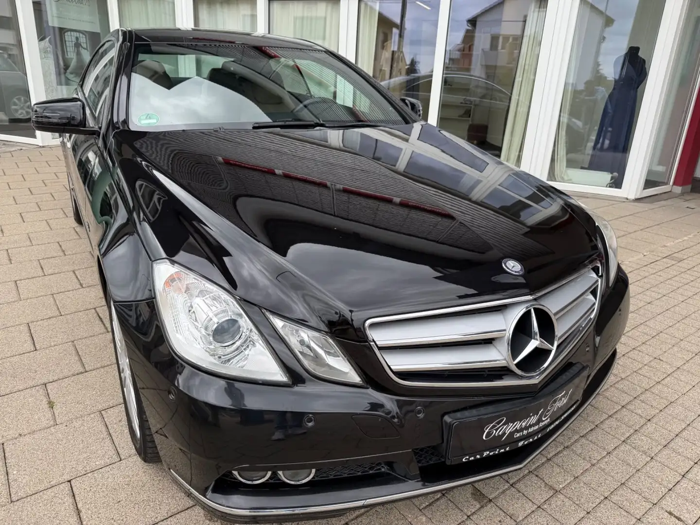 Mercedes-Benz E 250 E -Klasse Coupe E 250 CGI BlueEfficiency Schwarz - 1