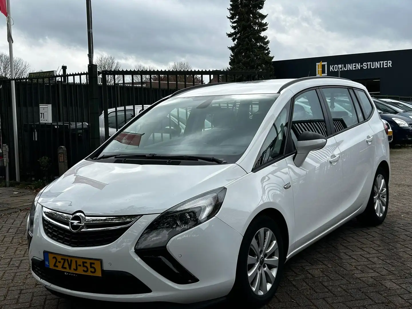 Opel Zafira Tourer 1.4 Business+ 7personen airco cruis control trekha Wit - 2