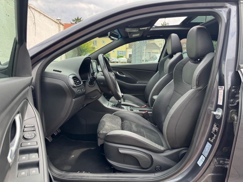 Hyundai i30 Fastback N Line — photo 12