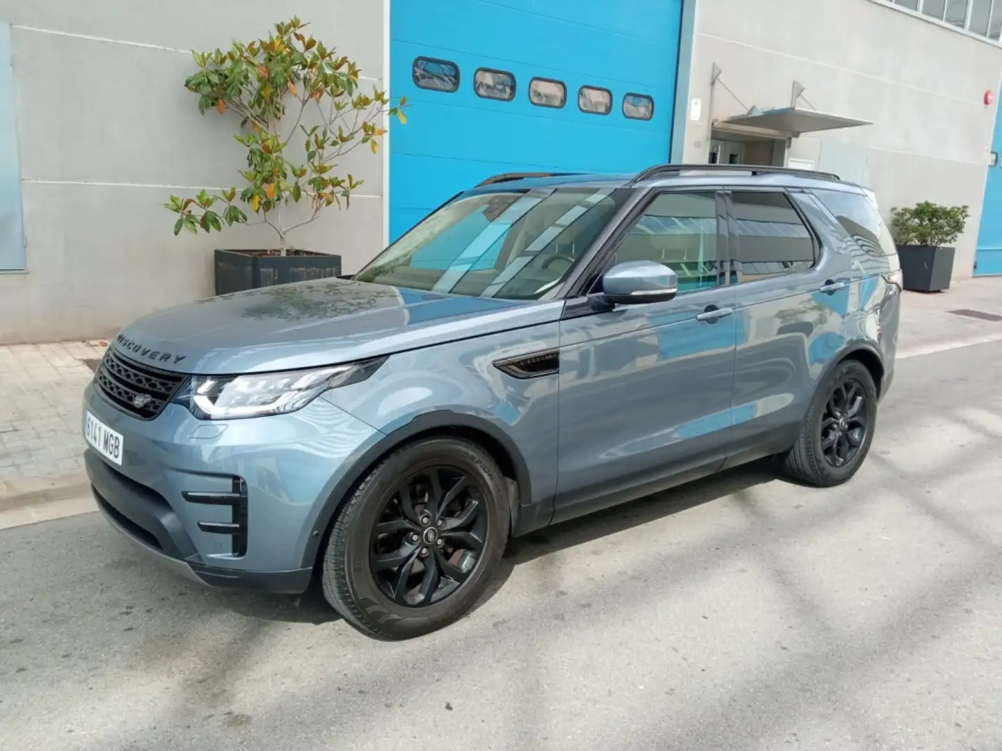 Land Rover Discovery 2.0SD4 Landmark Aut. Blau - 1
