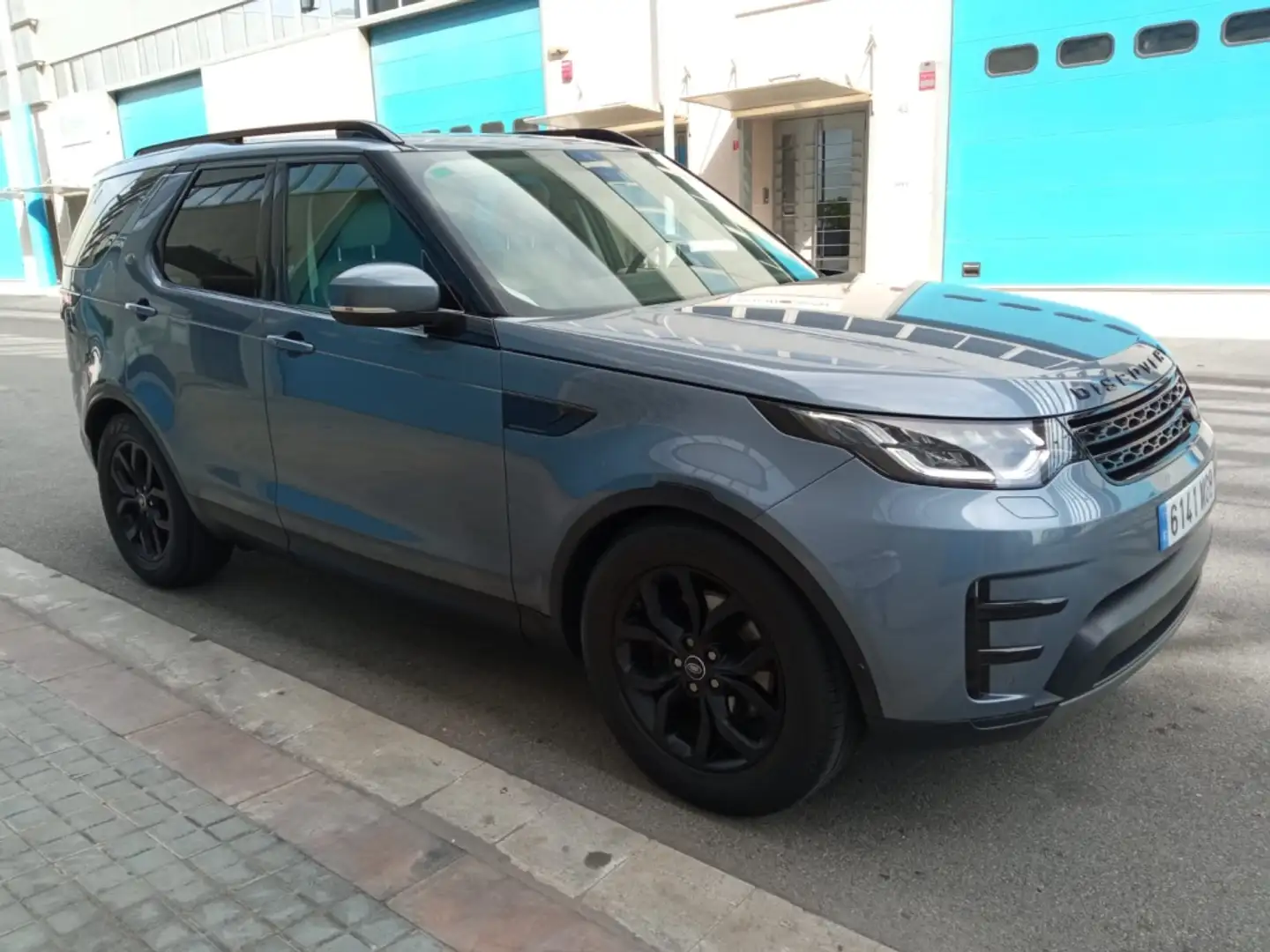 Land Rover Discovery 2.0SD4 Landmark Aut. Blau - 2