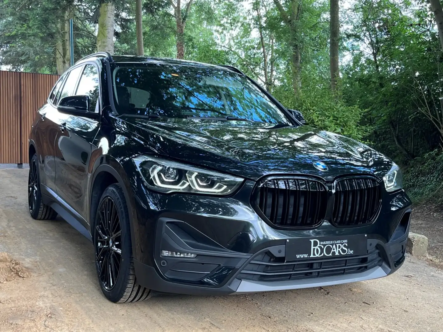 BMW X1 xDrive 25e Full Led-Prof-Head Up-Cam-Verw.Leer-19" Noir - 1