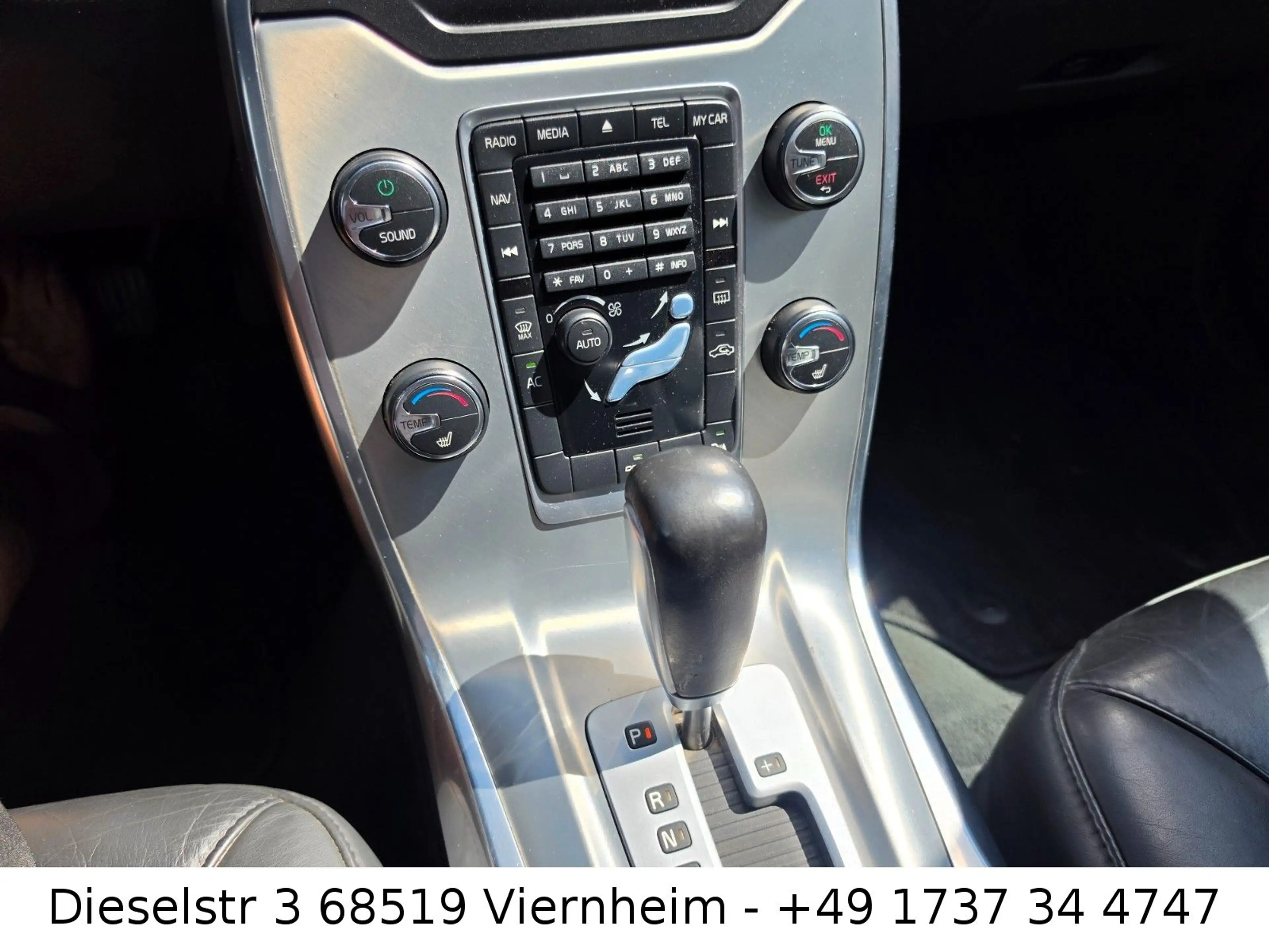 Volvo V70 Momentum 5 Zyli|Automtk|Navi|Xenon|Leder|AHK — photo 12