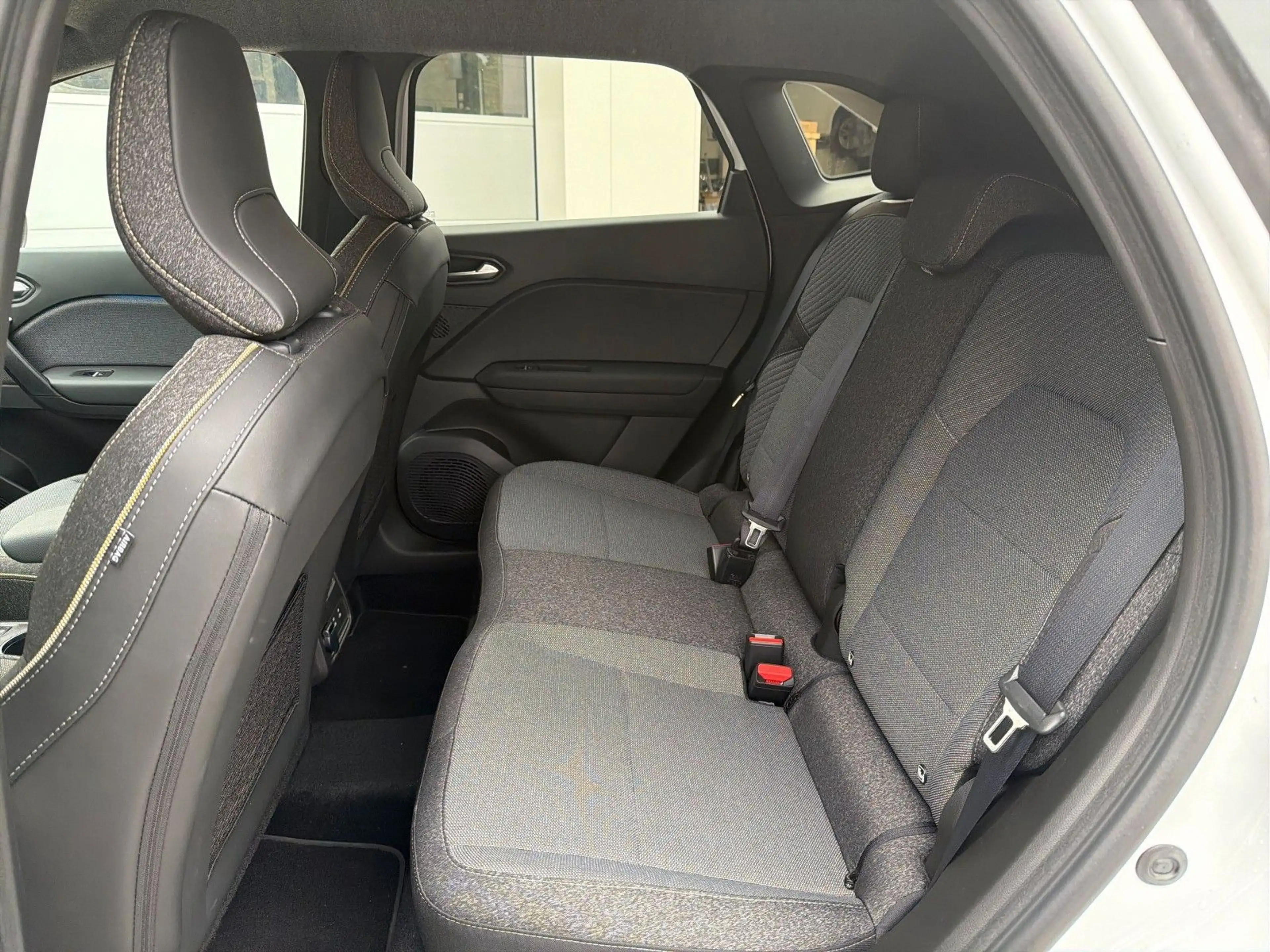Mitsubishi Grandis 1.3 MHEV 103 kW Intro Edition — photo 9