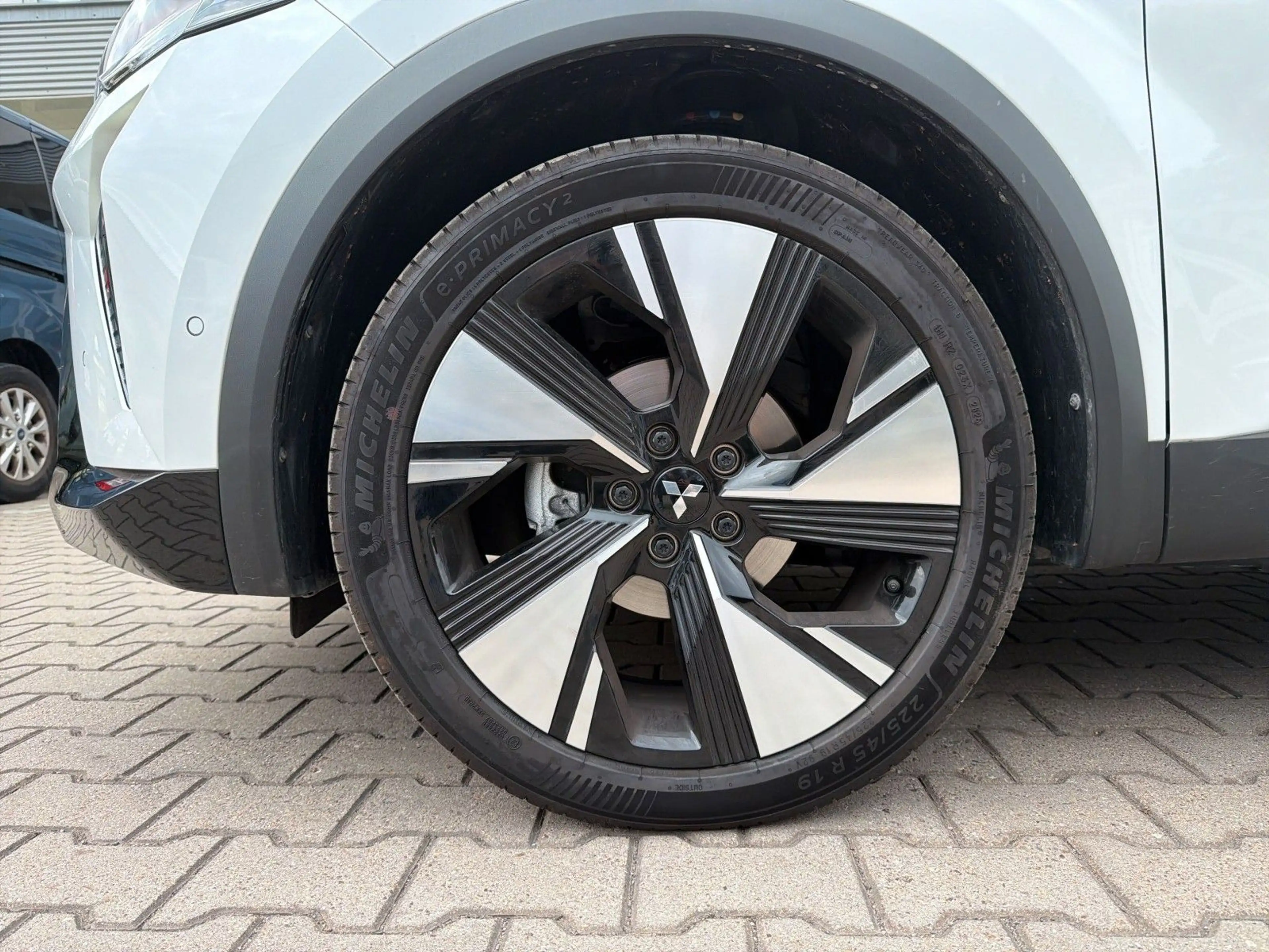 Mitsubishi Grandis 1.3 MHEV 103 kW Intro Edition — photo 6