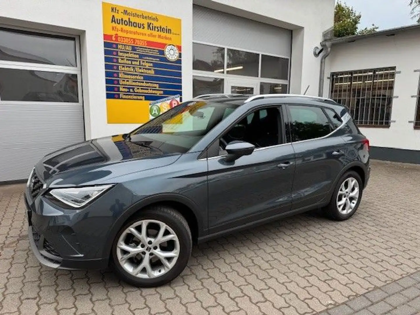 SEAT Arona FR-Line 1,0TSI KLIMA/SH/ACC/LED Grau - 1