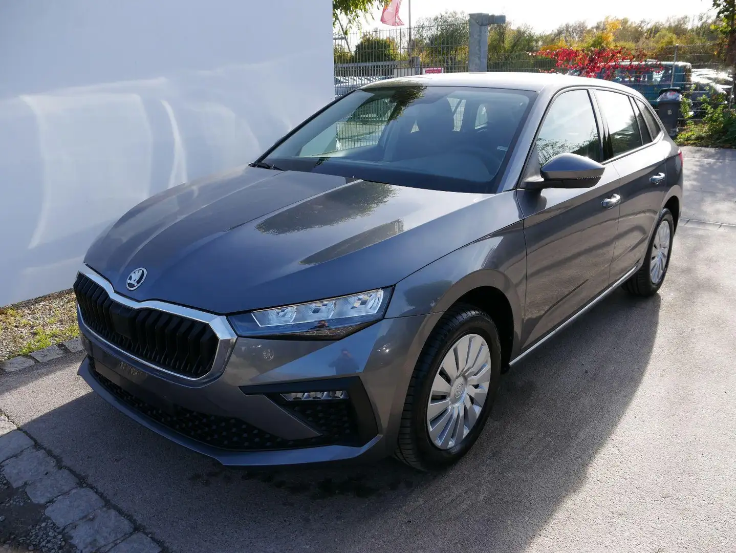 Skoda Scala Selection 1.5 TSI DSG*NAVI-ÜBER-SMARTLINK*PDC-H... Grau - 1