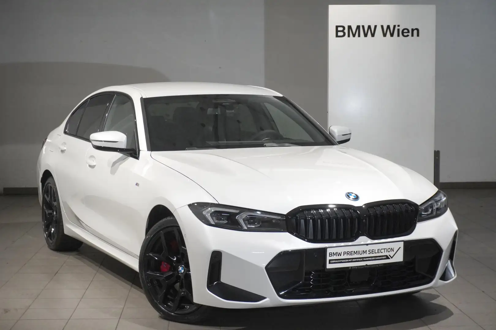 BMW 330 330e xDrive Blanc - 1