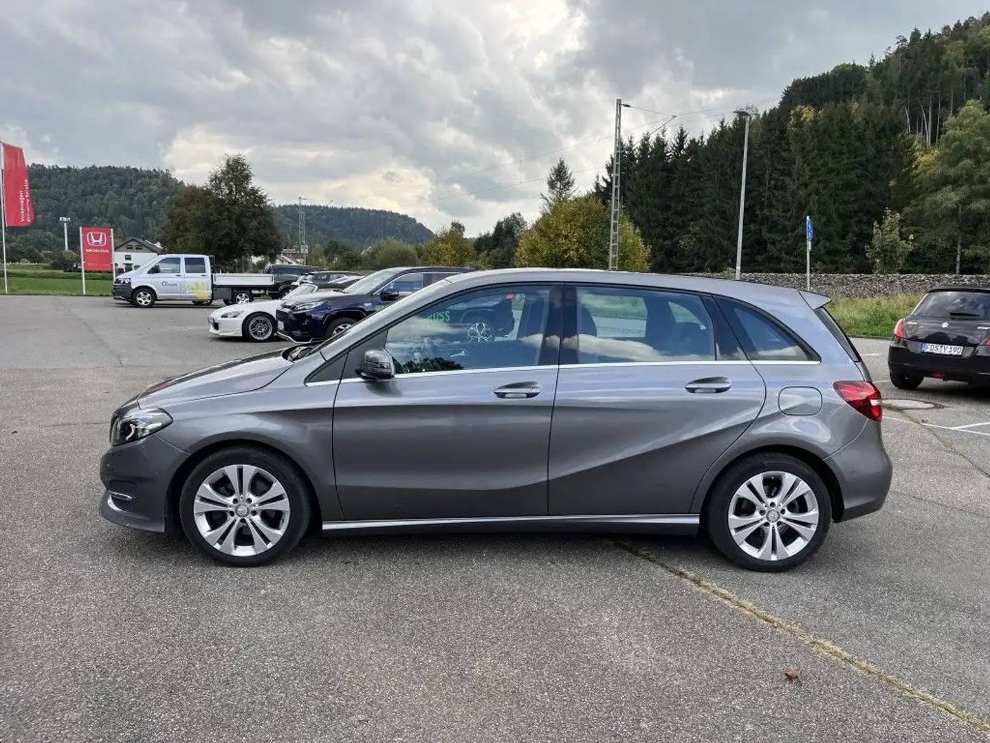 Mercedes-Benz B 180 7G-DCT Urban Gris - 2