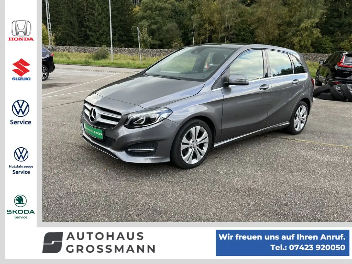 Mercedes-Benz B 180 7G-DCT Urban Gris - 1