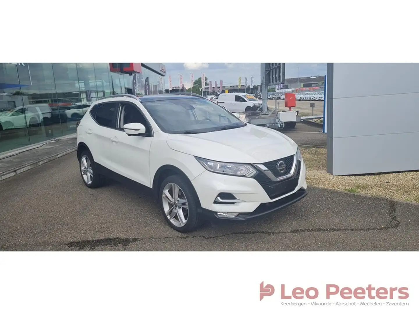 Nissan Qashqai 1.3 DIG-t N-Connecta + 19" velgen Weiß - 2