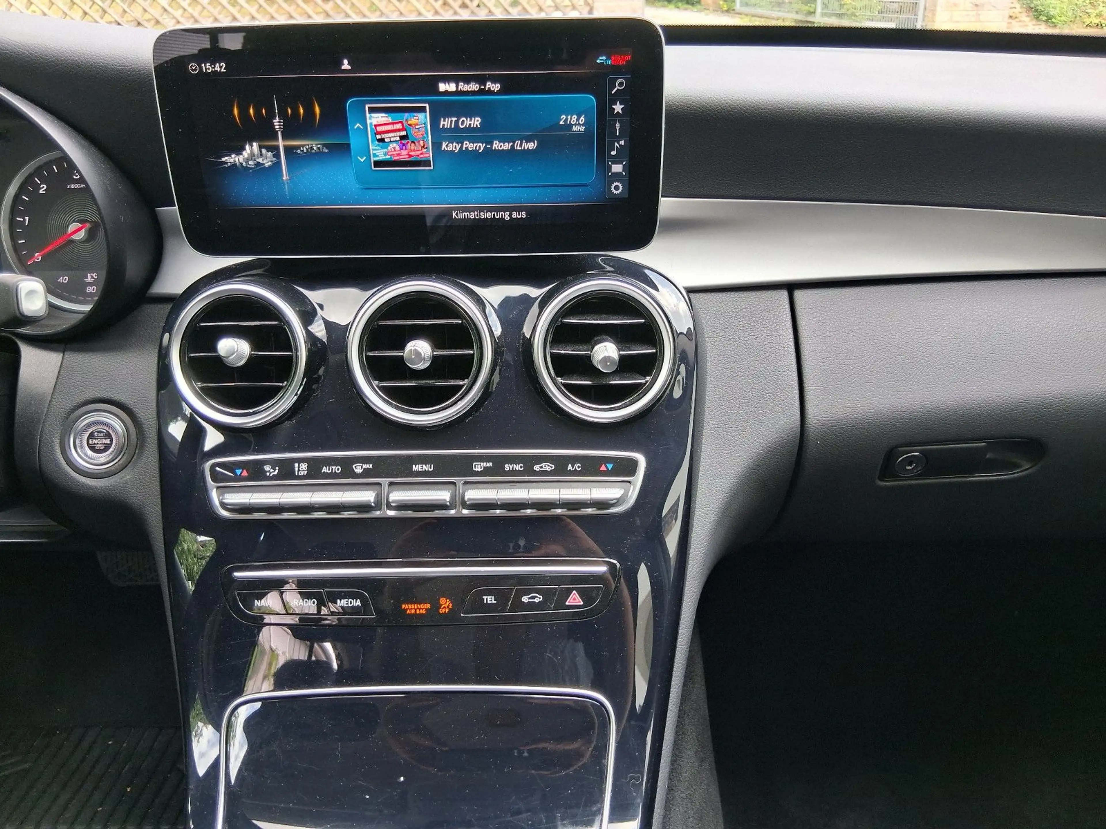 Mercedes-Benz C 220 d T Modell mit AVANTGARDE Motorhaube — photo 3