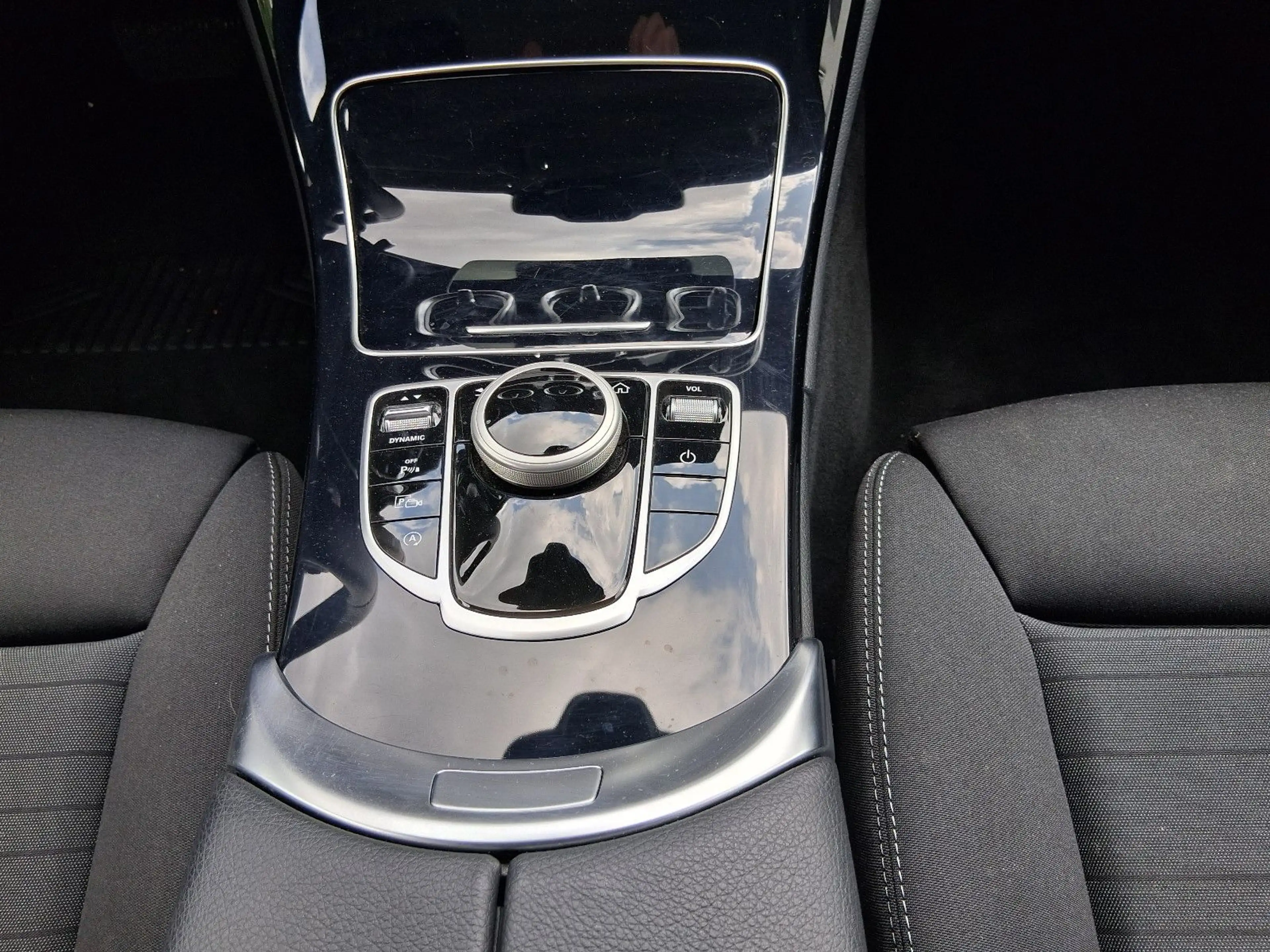 Mercedes-Benz C 220 d T Modell mit AVANTGARDE Motorhaube — photo 10